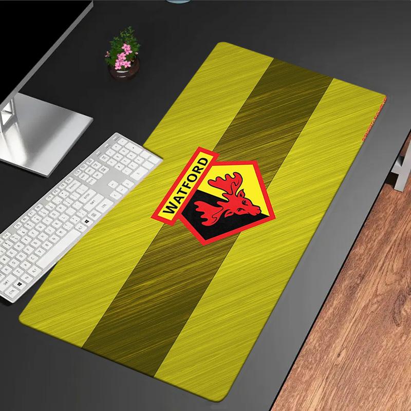 Watford Crest Design Mouse Pad, Rubber Base, Mouse Pad for Gamers and Office Use, Gaming Desk , Easy To Clean Mat Christmas Fan Gifts