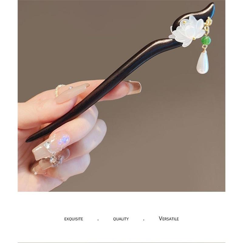 New Chinese Style Crystal Lotus Tassel Hairpin Elegant Ancient Step Shake Hair Stick Hanfu Updo Elegant Women Retro Hair Ornaments