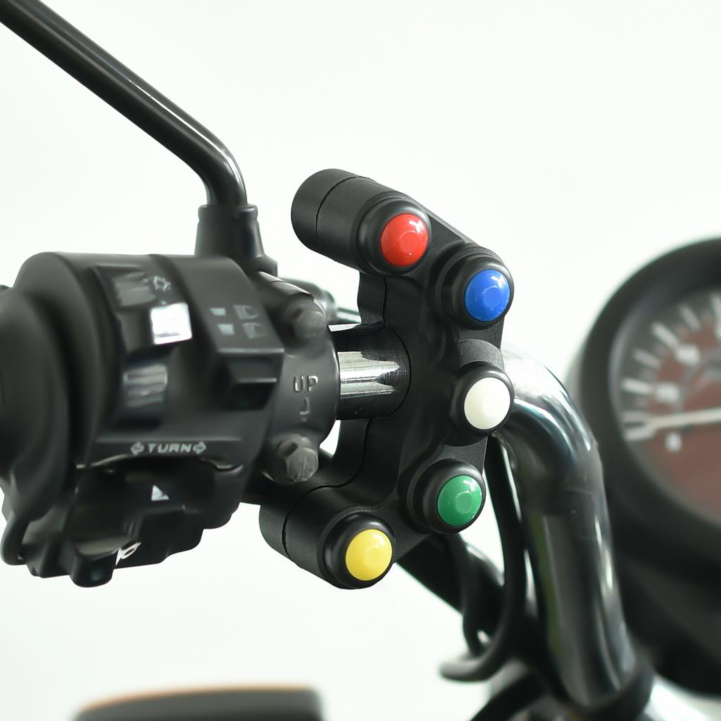 Interrupteurs de guidon en alliage 5 en 1 Interrupteurs de commande de guidon de moto 22 mm Interrupteur à bascule de guidon Interrupteur de lumière AUX Interrupteur universel de lumière clignotant