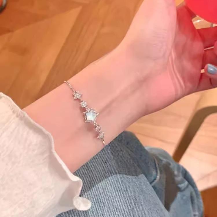 Korean-Style Versatile Pearl Bracelet for Women: Light Luxury, Exquisite, High-End Feel, Popular Beaded Bangle, Elegant Hand Jewelry.