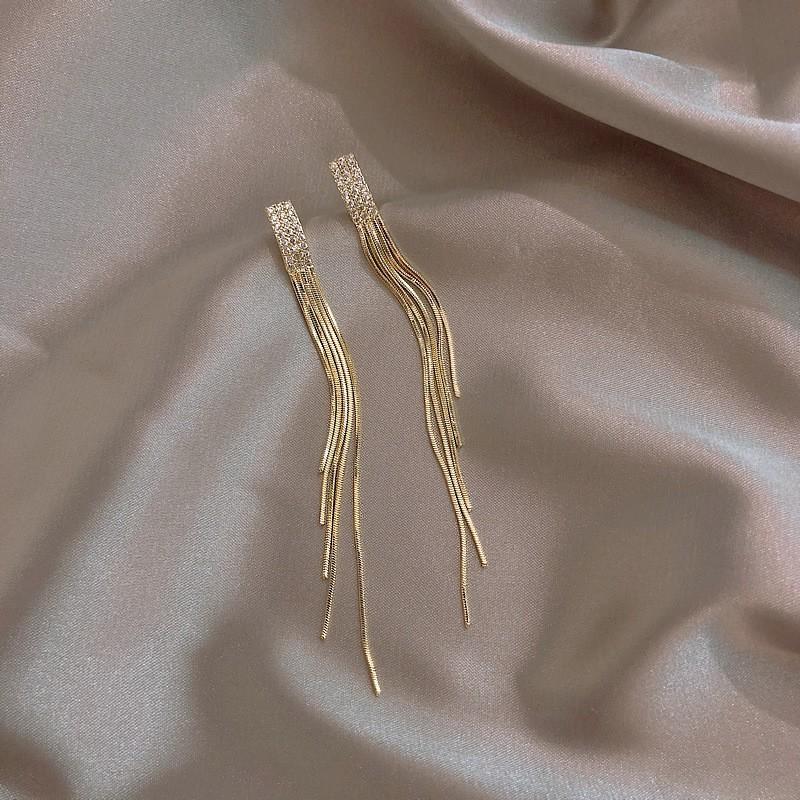 Silver Needle Super Flash Diamond Leaf Fringed Stud Earrings Temperament Earrings Women's Niche Design Earrings Light Luxury High Sense