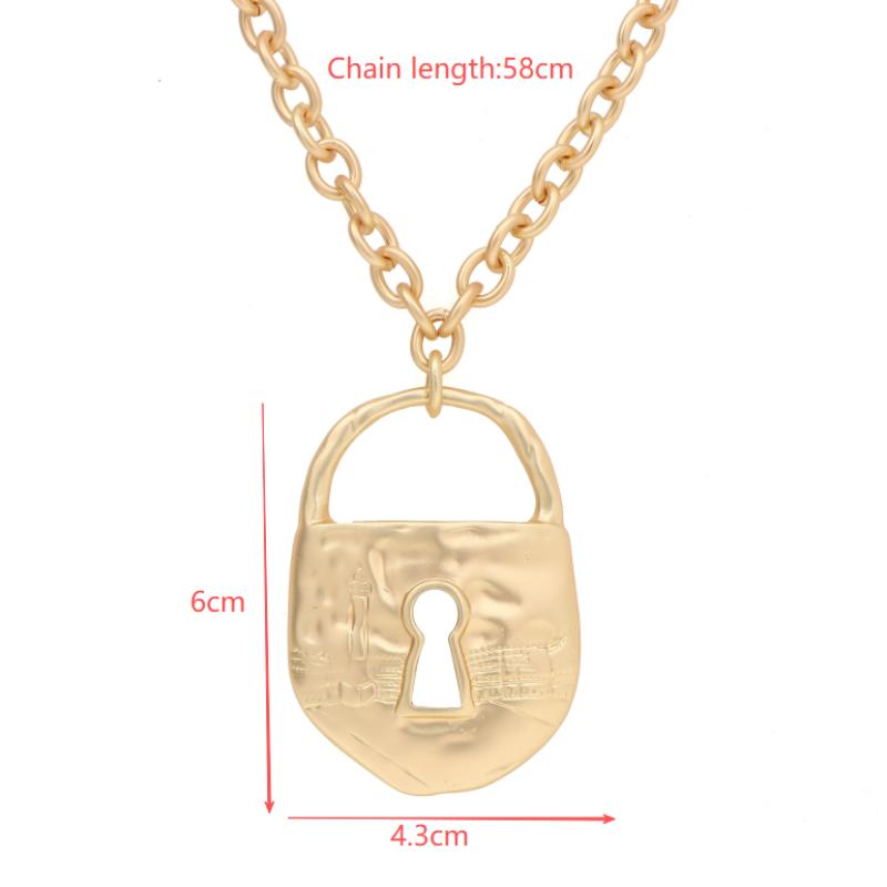 Vintage Art Style Gold Lock Buckle Pendant Jewelry High-Quality Heavy Industry Necklace Accessories Gift