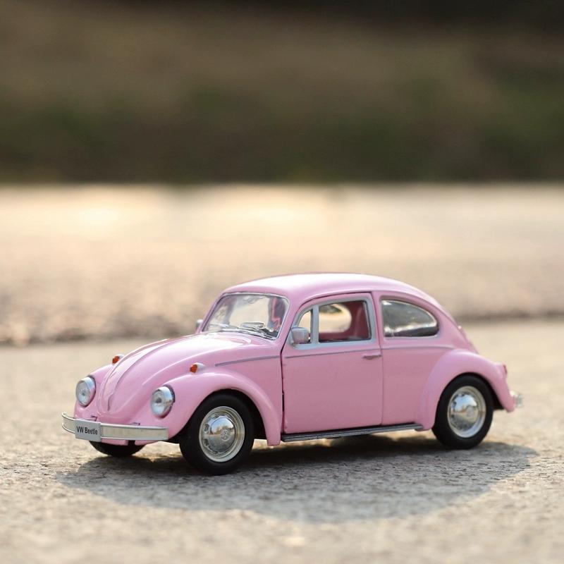 Retro Klasický 1967 Volkswagen Brouk 5palcové kovové auto Simulace Odlévaný a Hračka Vozidlo RMZ city 1:36 dárků ze slitinových modelů pro děti