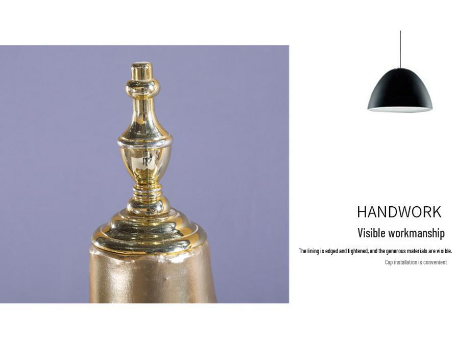 Manequim Feminino Meio Corpo com Braços Articulados e Base Tripé para Exposição de Vitrine