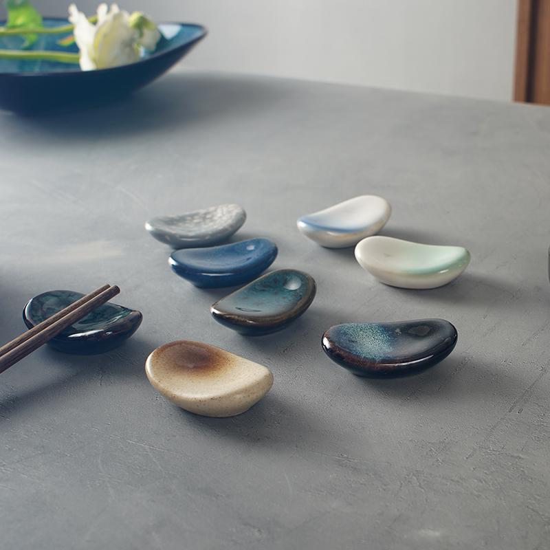 Japanese Ceramic Chopstick Rest Kiln Change Glaze Creative Chopstick Holder for Home Restaurant Table Setting Utensil Stand Gift