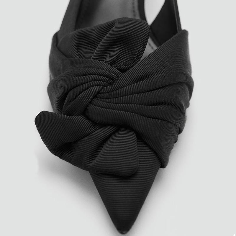 Zwarte Satin Geplooide Strik Design Hoge Hakken Dames Mode Puntige Neus Kitten Hak Slingback Sandalen Elegante Banket Schoenen