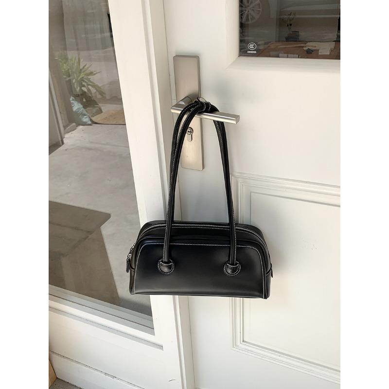 

Простая сумка подмышку, нишевая мода с ощущением высокого класса, портативная наплечная сумка для женщин, простая повседневная новая маленькая квадратная сумка для женщин чёрный