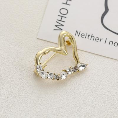 Simple High-End Crystal Love Brooch Design Sense Pin Niche Neckline Anti-Light Accessories High-End Jewelry