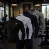 Top de entrenamiento Shark Fitness con media cremallera: Diseño Clásico, Resalta los Hombros, Estiliza la Cintura.