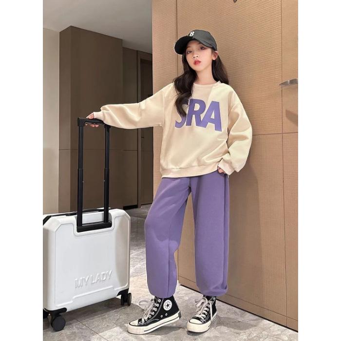 

2024 Повседневный свободный свитер с буквами и брюки для девочек, комплект из двух частей на весну/осень 120 cm фиолетовый