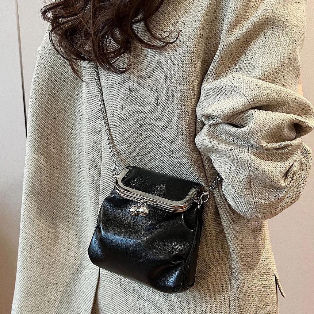 Advanced Texture Silver Crossbody Bag 2026 New Versatile Chain Shoulder Bag Mobile Phe Bag Fashiable Mini Women's Small Bag