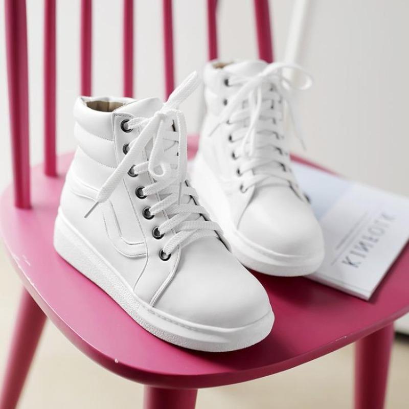 2024 Elegant Women's Boots Ankle New Fashionable High Quality Winter Casual Boot Flat Bottom Flat Heels Plush Strap Women Shoes