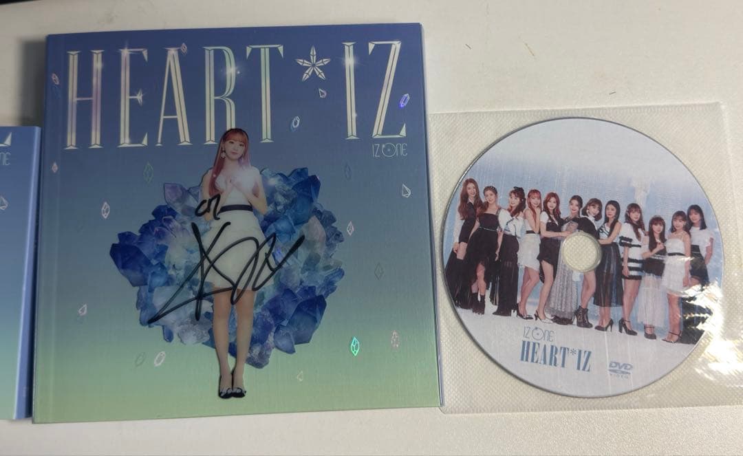 

[USED] IZ*ONE (now LE SSERAFIM) CHAEWON ver. CD autograph