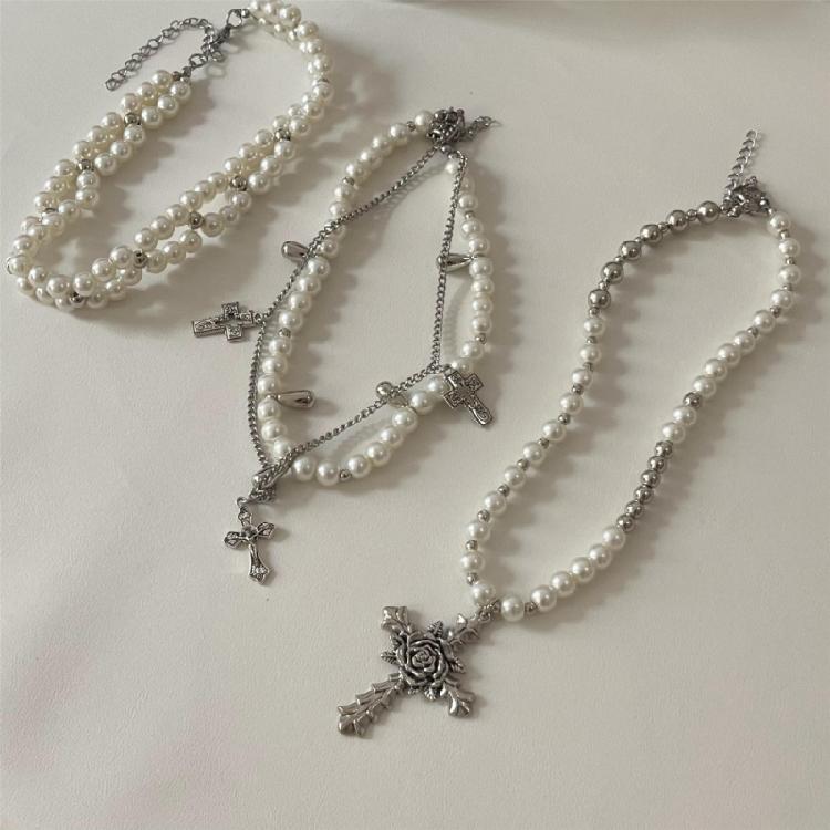 Fashionable Diamonds Sturdy Alloy Crosses Choker Necklace Pendant with Elegant Pearls Jewelry Accessory for Girls