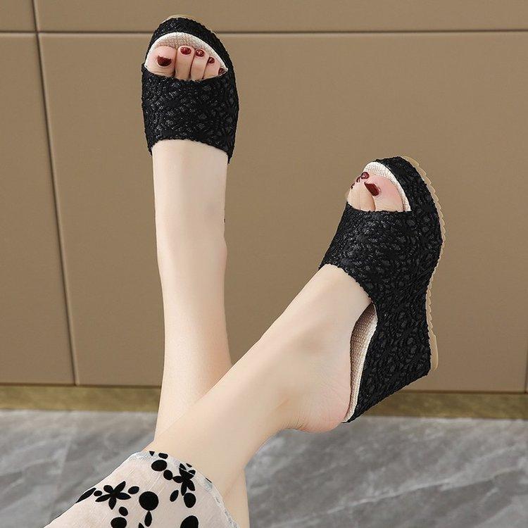 

Summer high-heeled one-word fish-mouth slippers women s slope heel thick-bottomed cool slippers 42 чорний