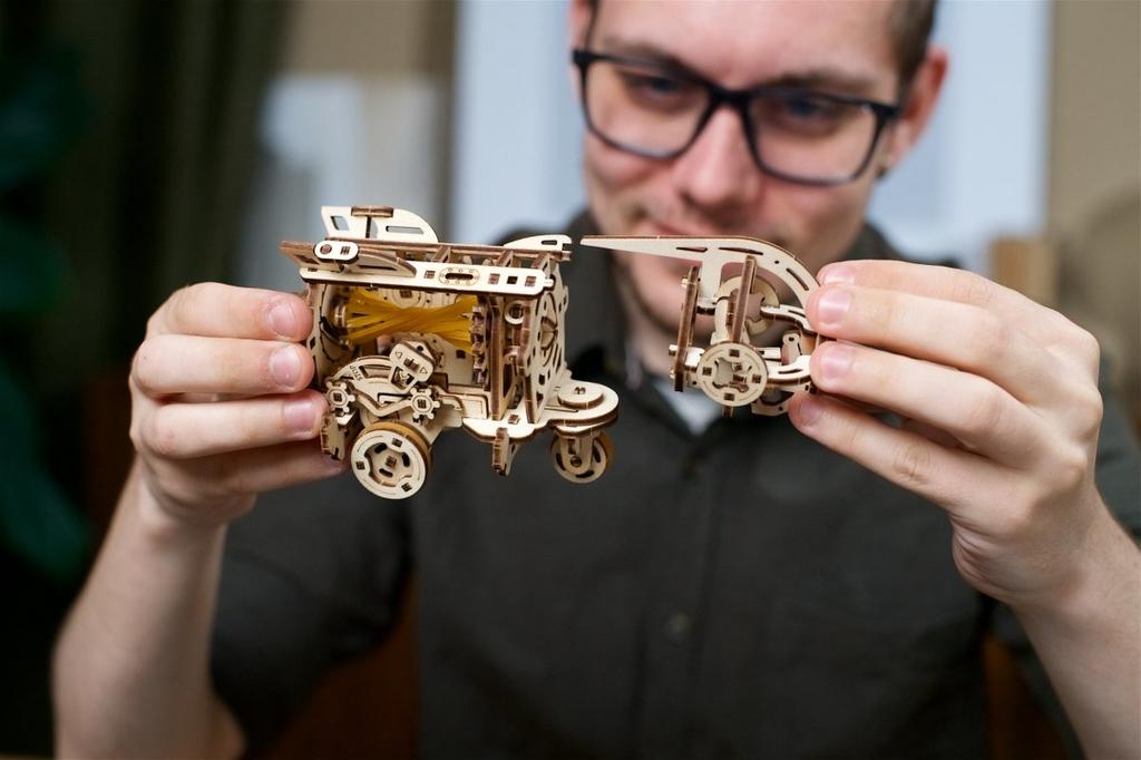 Puzzle 3d drewniane steampunkowa łódź podwodna ugears smart