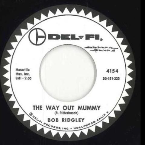 

7-дюймовая пластинка БОБ РИДГЛИ - Way Out Mummy / She Was A Mau Mau 4154 Del Fi UK 1961 Великобритания Рок Б/У