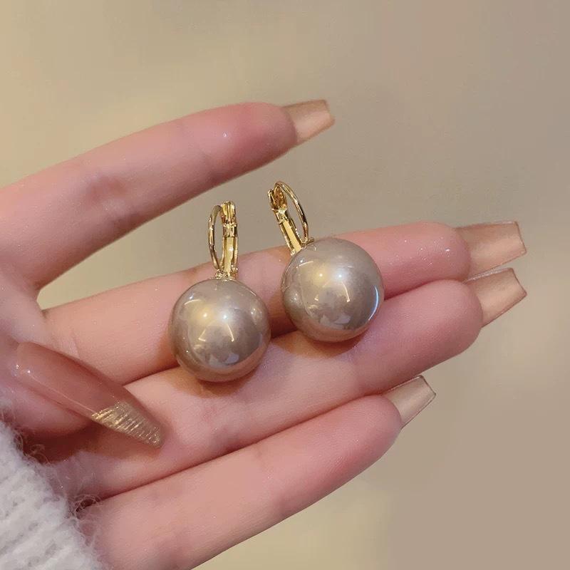 Trendy Large Pearl Stud Earrings - New Arrival Autumn/Winter Accessories for Women шампанского