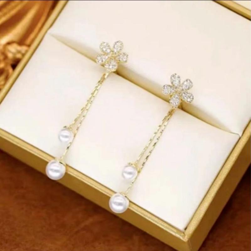 Orecchini Trendy con Nappa a Fiore di Perla Sintetica Design Unico Orecchini Pendenti a Fiore di Cristallo per Donne Gioielli da Festa Regalo