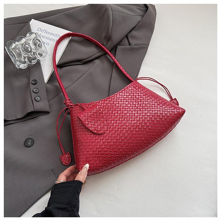 French Niche Woven Pattern Underarm Bag Women's 2025 Summer Temperament Elegant Trend Commuting Shoulder Handbag