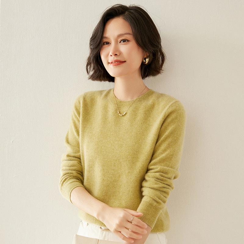 Flat Round Neck Cashmere Base Shirt for Women In Autumn and Winter Solid Color Long-sleeved Sweater Versatile and Comfortable Pullover Sweater