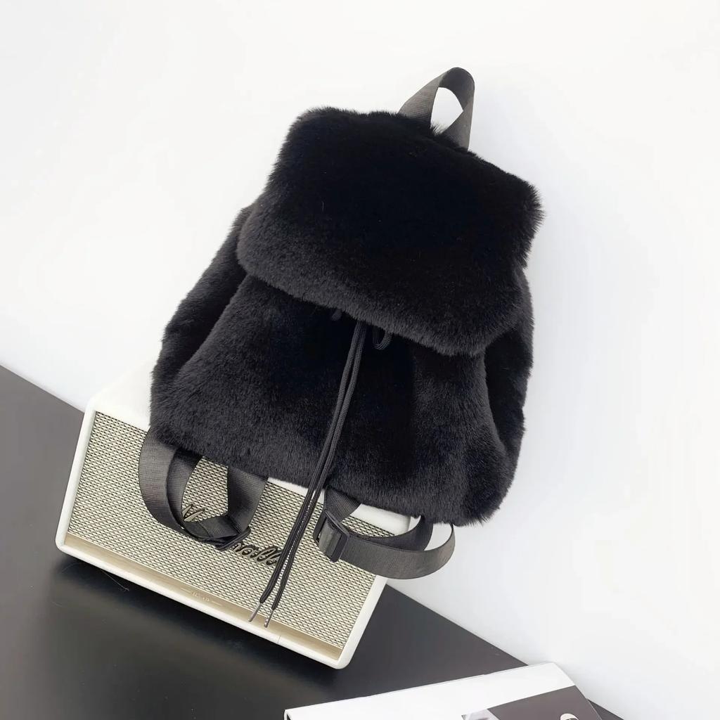 Solid Color Fake Fur Women's Backpack Fashi Large Capacity Plush Female Double Shoulder Bag Winter Girls Furry Tote Schoolbags