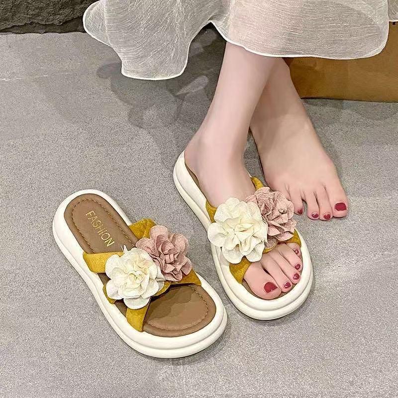 Fairy mesh yarn flower thick bottom one-word drag girl 2025 summer new small light comfortable non-slip cool slippers