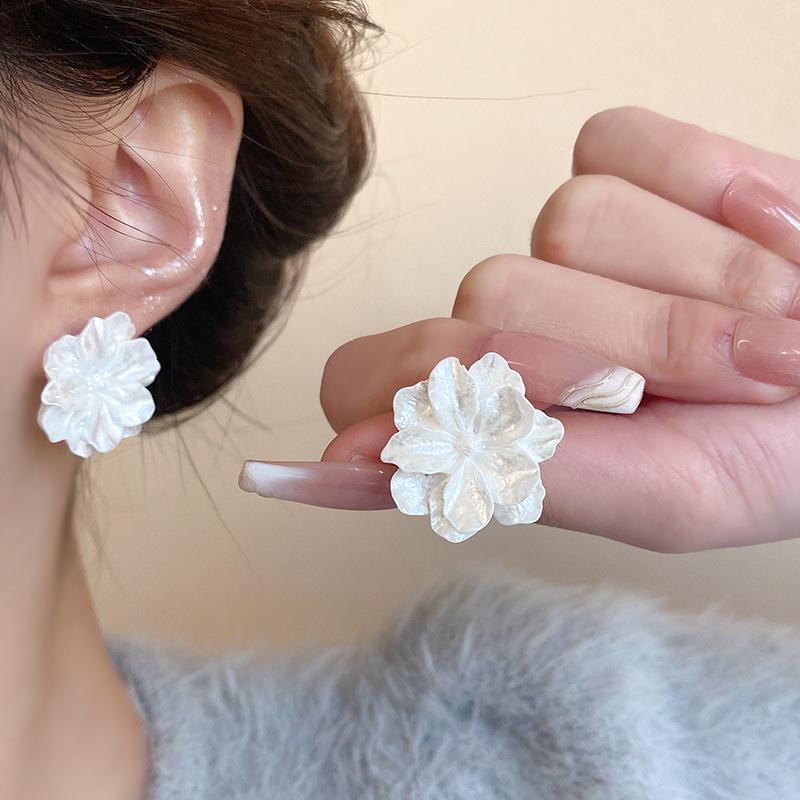 S925 Silver Camellia Earrings: Elegant Light Luxury Floral Jewelry for Women