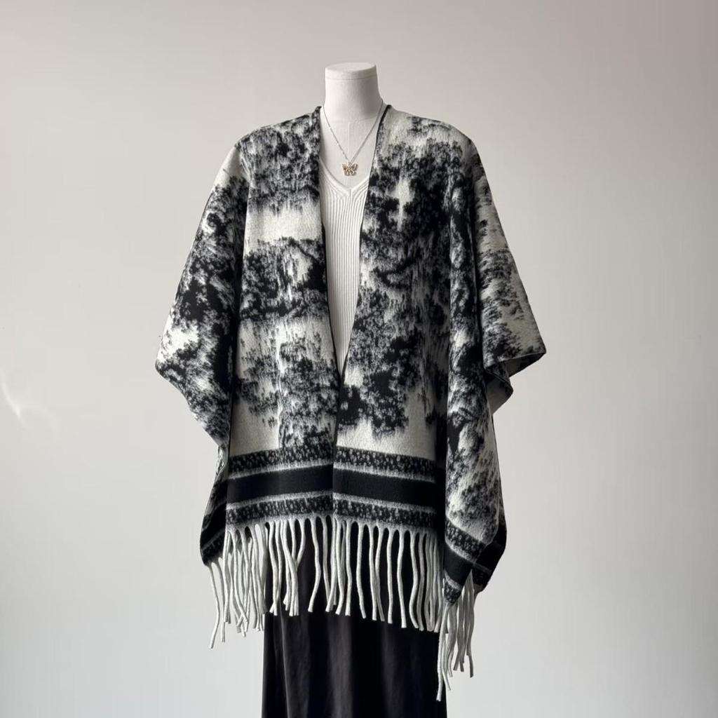Yunnan Retro Tassel Shawl - Women's Autumn/Winter Cape Scarf for Travel & Vacation
