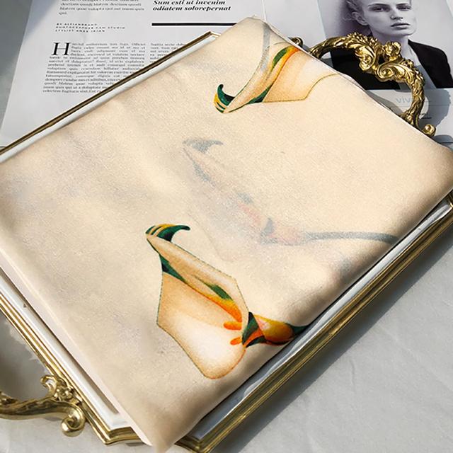 Luxury Brand Autumn and Winter Women New Style Fashion Color Matching Print Silk Scarf Lady Popular Headcloth Beach Shawl