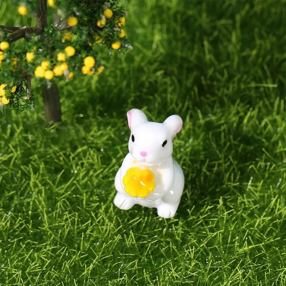 Cartoon Carrot Rabbit Figurines Realistic Resin Bunny Micro Landscape Ornaments Handmade Mini Mini Carrot Decoration Outdoor