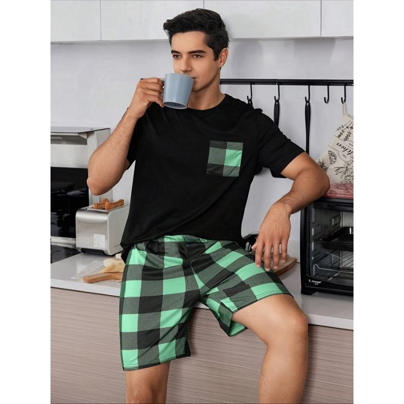Men's Casual Plaid Pajama Set, Round Neck T-shirt and Shorts, Top Pockets with Random Prints