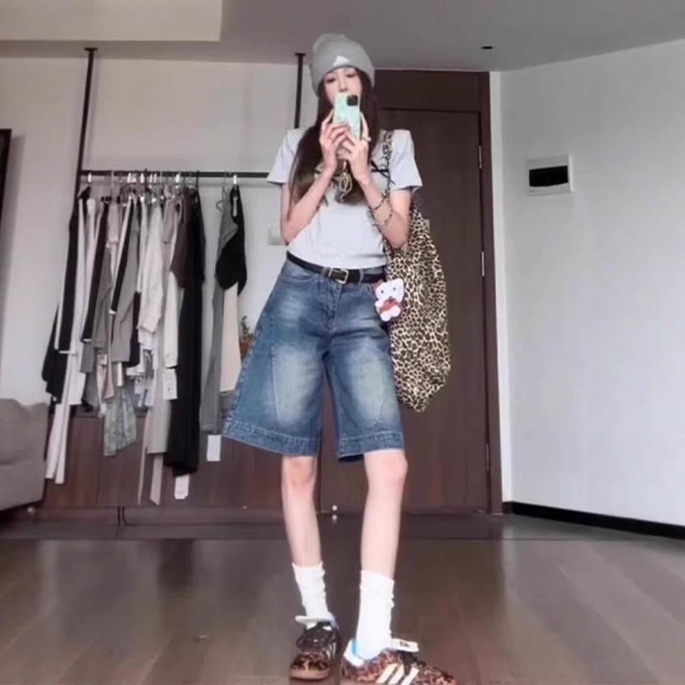 

Retro Spicy Girl Women s Low-Waist Denim Shorts - Summer Loose Fit 5-Point Wide-Leg Mid-Length Design L: Height 155-165CM (109-120 lbs)