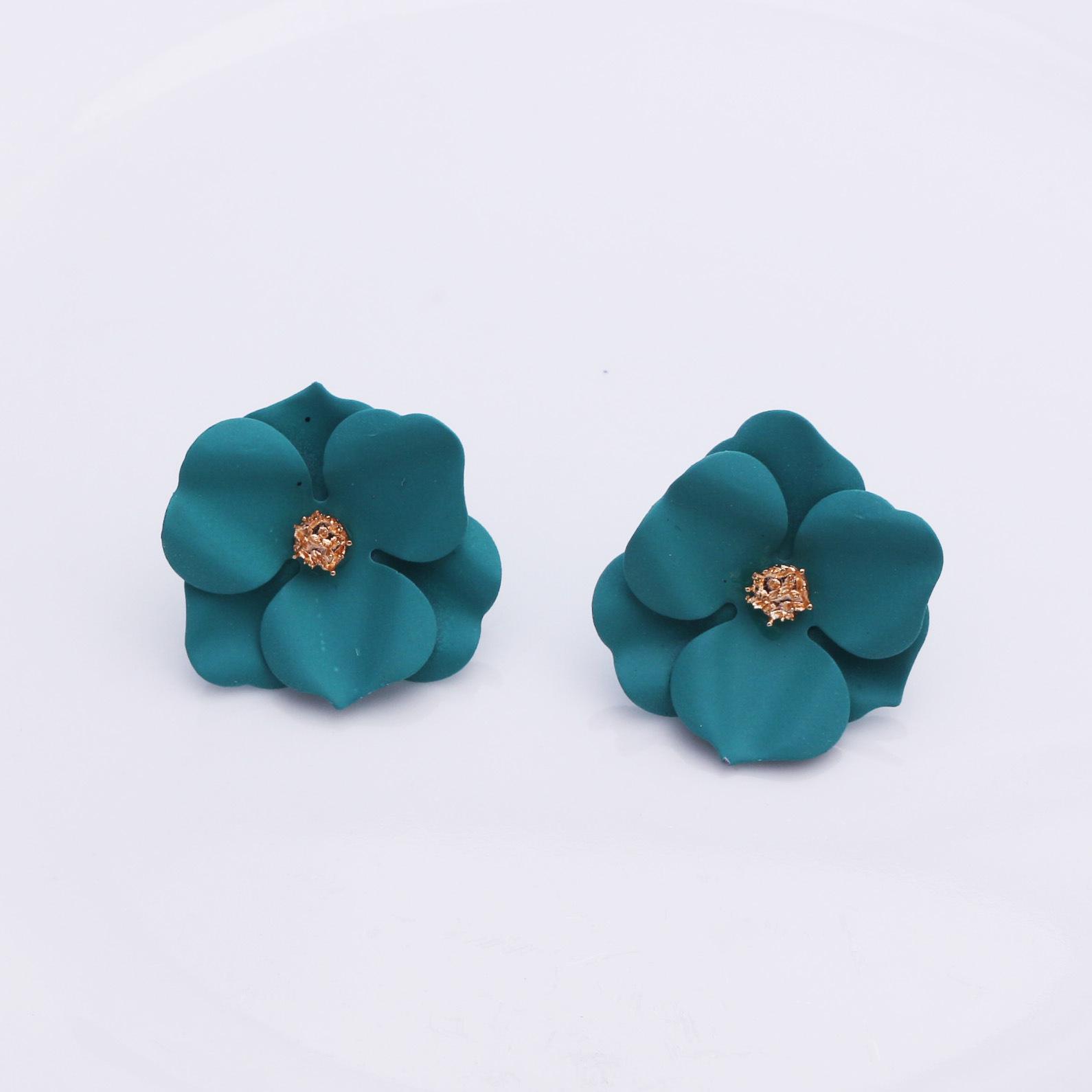 

Rose Green White Fower Stud Earrings for Women Party Zircon Trendy Blooming Camellias Statement Earrings Valentine s Day Gift