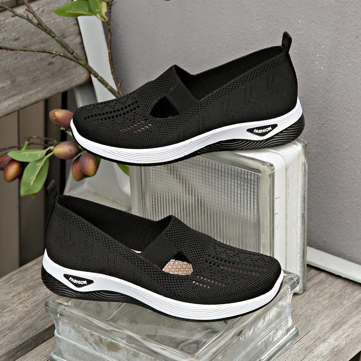 

Старые пекинские тканевые туфли женские 2025 лето новые дышащие для женщин среднего и пожилого возраста обувь для мамы большого размера женская обувь наклейка TEMU 35