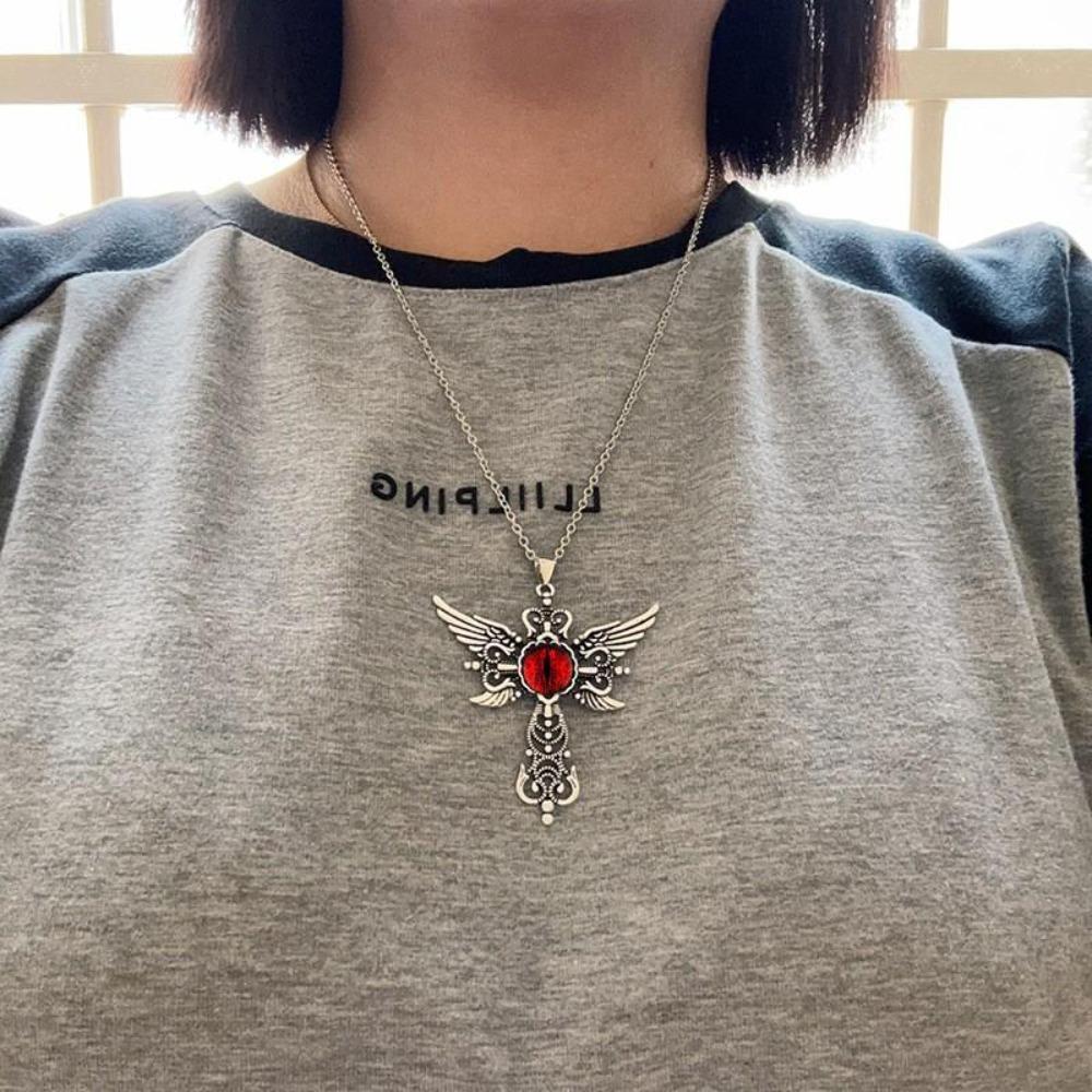 Nieuwe Gotische Creatieve Duivelsvleugels Kruis Rode Duivelsoog Grote Hanger Roestvrij Staal Ketting voor Vrouwen Mannen Halloween Feest Sieraden