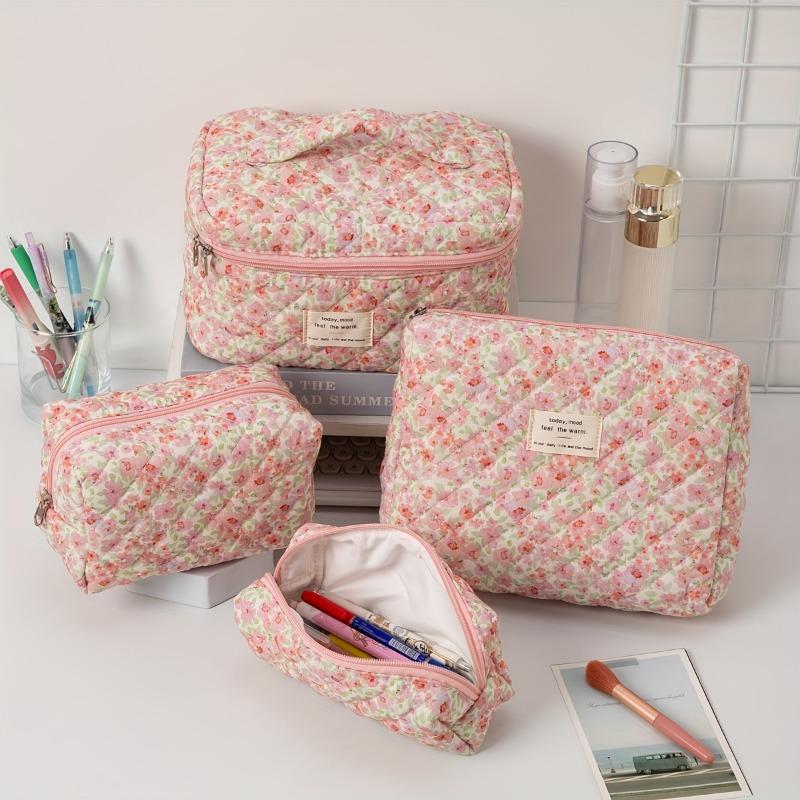 Floral Quilt Design Cosmetic Bags for Women Stylish Travel Organizer Pouches with Zipper Closure Perfect for Makeup Essentials