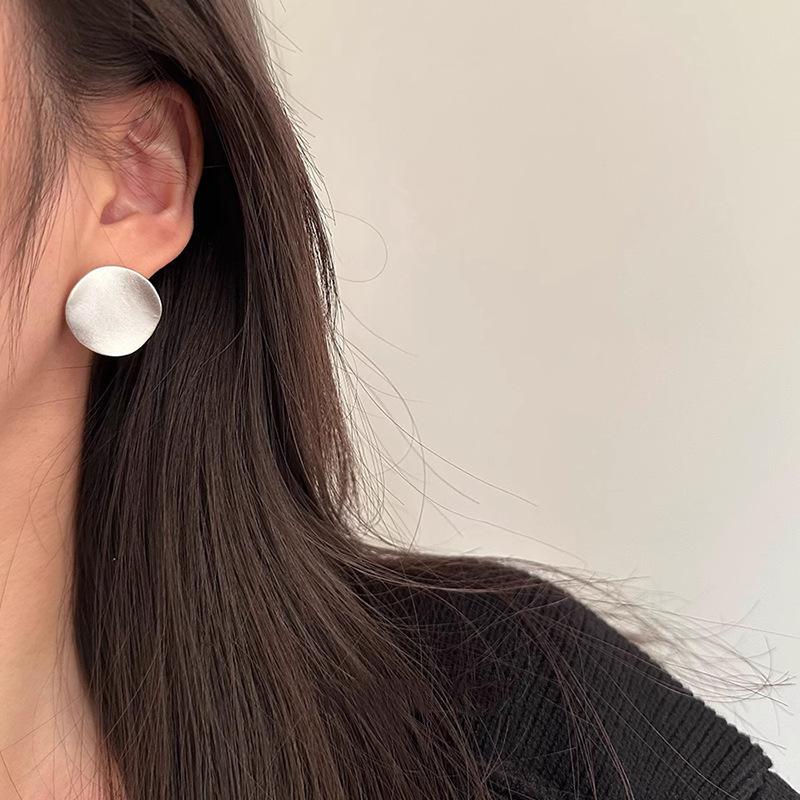 Exaggerated Personality Uneven Curved Surface Matte Frosted Earrings Female Minimalist Fashion Personality Hundred Models Earrings Ladies Jewelry