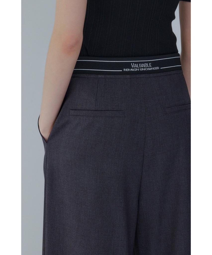Bobeu Back Lettering One-Pleat Wide Pants_Charcoal 7156230003