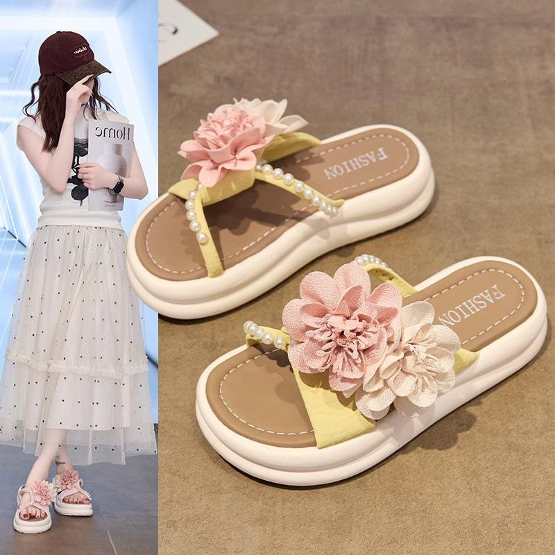 Soft bottom slippers 2025 summer Internet celebrities with the same versatile niche muffin bottom heightening beach wear cool slippers