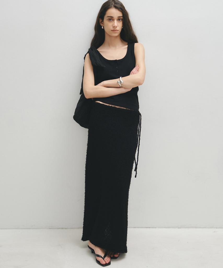 Noir For Woman Feathery Long Knit Skirt (Black)