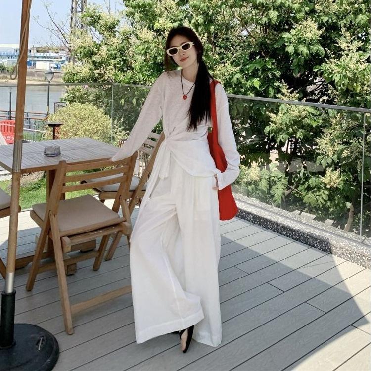 Women's White Korean Style Loose Fit Round Neck Long-Sleeve T-Shirt - Trendy, Unique Design
