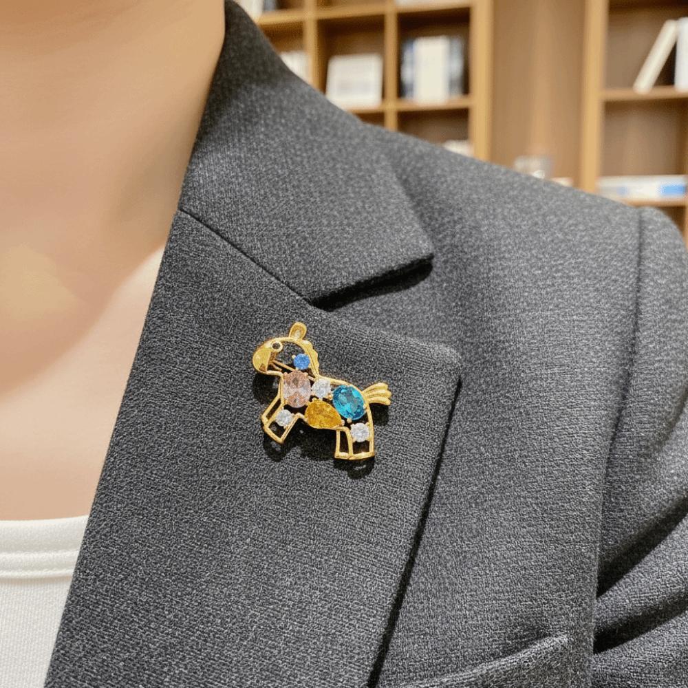 Leichter Luxus Hohl Pony Brosche Schlichte Tierbrosche Tierkreis Pferd Brosche Jahr des Pferdes