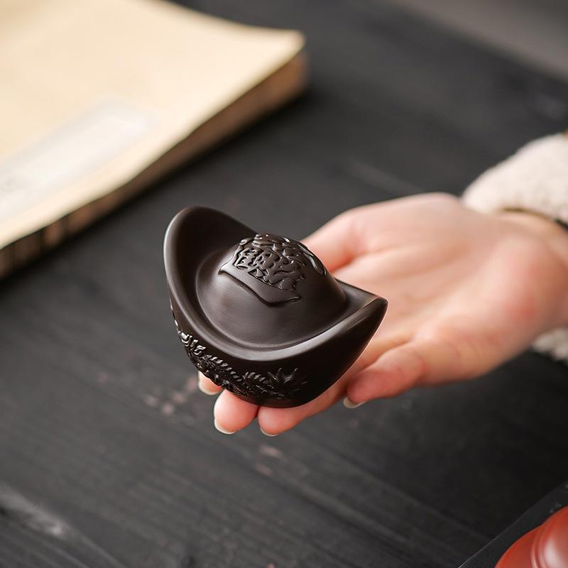 Chinese Zisha Clay Teapot Lid Stand Tray with Dragon Design Vintage Style Creative Tea Ceremony Accessory for Gongfu Tea Brewing