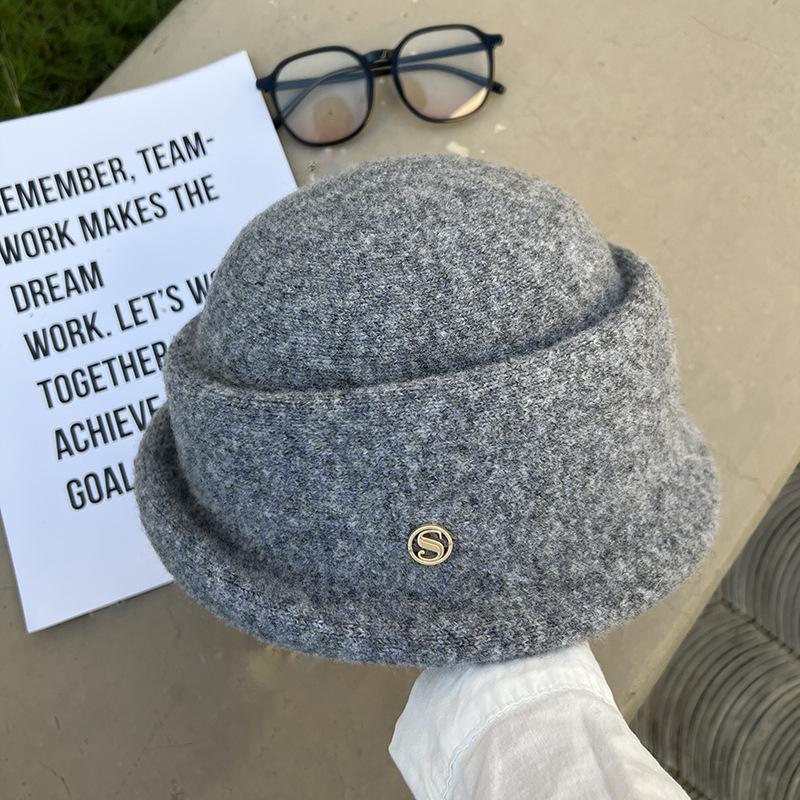 New Autumn and Winter Knitted Gift Hat for Women Versatile  Fashionable  Warm  Temperament  Retro Basin Hat Trend