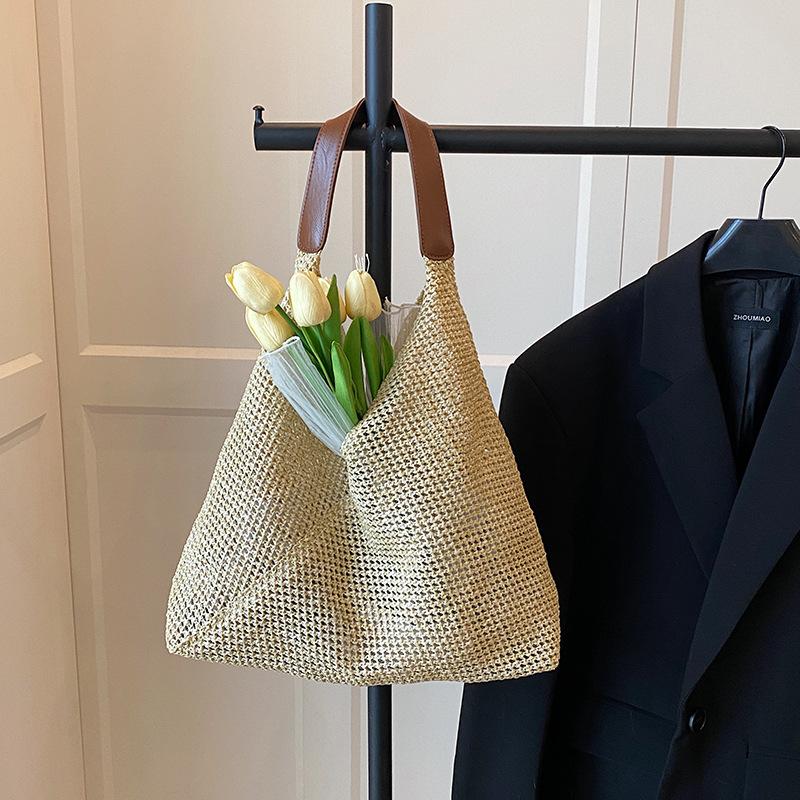 New lightweight and fashionable retro tote bag hand-held straw bag versatile large-capacity shoulder armpit bag