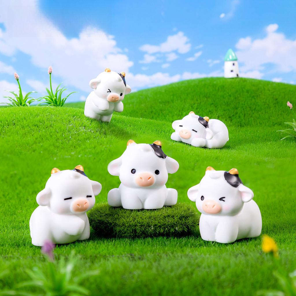 Creative Cartoon Style Resin Brave Little Cow Blind Box Car Decoration Miniature Figurine