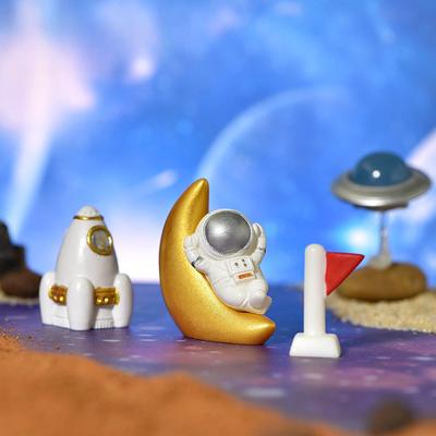 Astronaut Home Decoration Resin Small Ornaments Cake Baking Decorative OrnamentsCrystal Ball Accessories