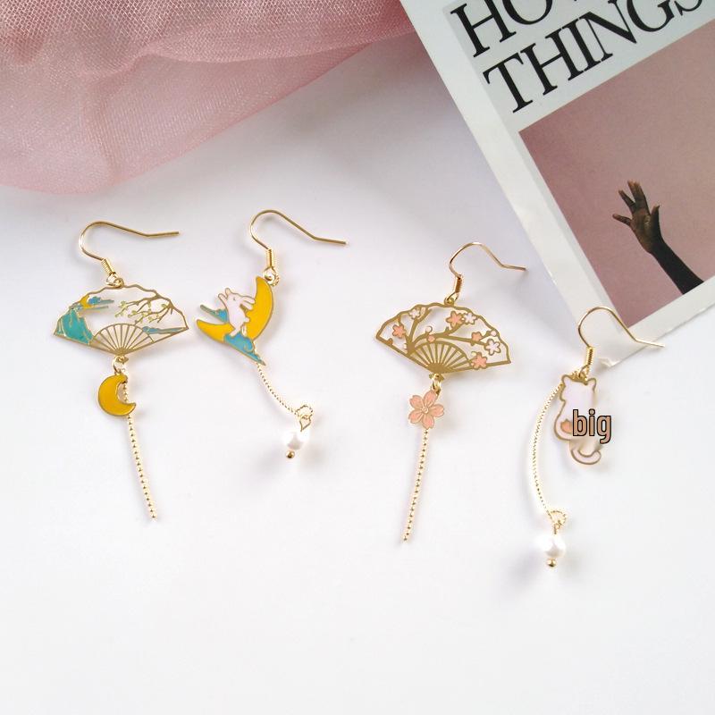 

Retro Chinese Style Asymmetrical Rabbit & Kitten No-Pierce Ear Clips