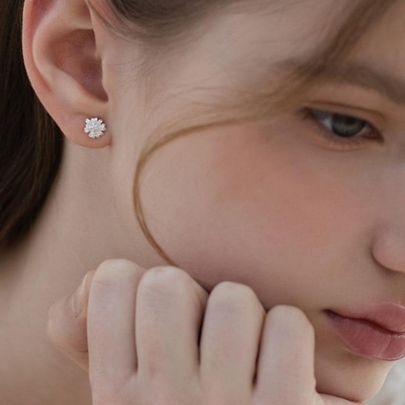 TATIANA (925 Silver) Daisy Dazzle Earrings EC3198